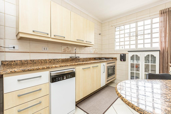 Imagem Sobrado com 4 Quartos à Venda, 206 m² em Santo Inácio - Curitiba Imagem Sobrado com 4 Quartos à Venda, 206 m² em Santo Inácio - Curitiba