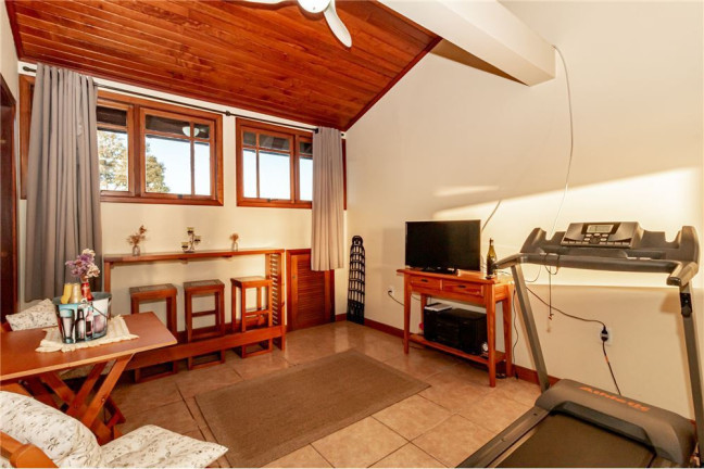 Imagem Casa com 3 Quartos à Venda, 200 m² em Jardim Planalto - Porto Alegre