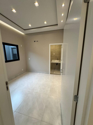 Imagem Casa com 3 Quartos à Venda, 300 m² em Tangará Da Serra Imagem Casa com 3 Quartos à Venda, 300 m² em Tangará Da Serra