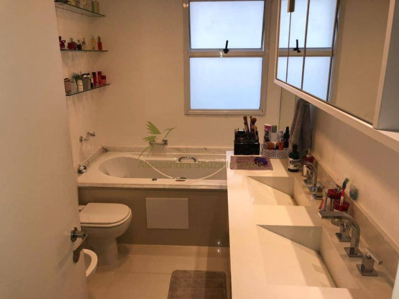 Imagem Apartamento com 3 Quartos à Venda, 235 m² em Alphaville Centro Industrial E Empresarial/alphaville. - Barueri Imagem Apartamento com 3 Quartos à Venda, 235 m² em Alphaville Centro Industrial E Empresarial/alphaville. - Barueri