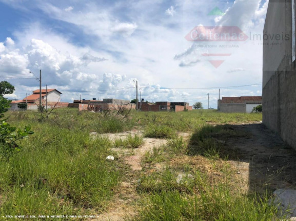 Terreno à Venda, 240 m² em Loteamento Residencial E Comercial Araguaia - Pindamonhangaba
