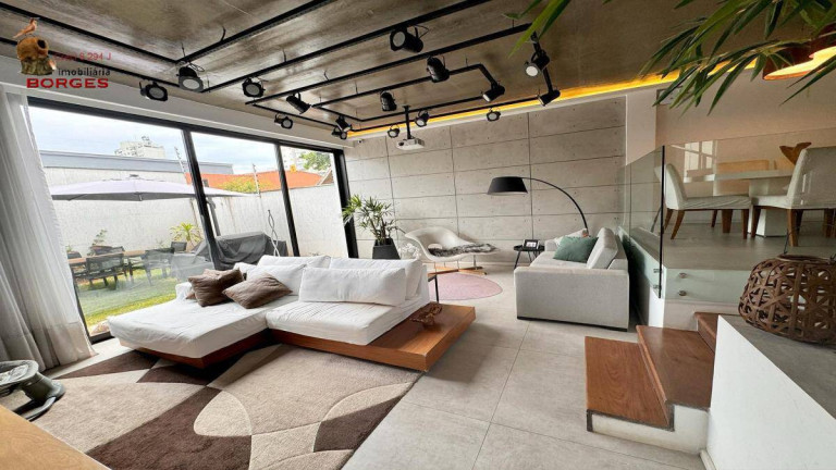 Casa com 3 Quartos à Venda, 210 m² em Campo Belo - São Paulo