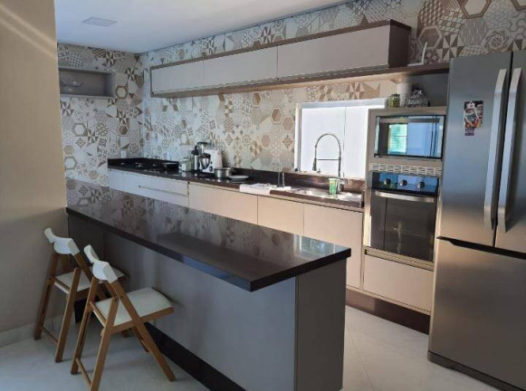 Imagem Casa com 5 Quartos à Venda, 386 m² em Manaus Imagem Casa com 5 Quartos à Venda, 386 m² em Manaus