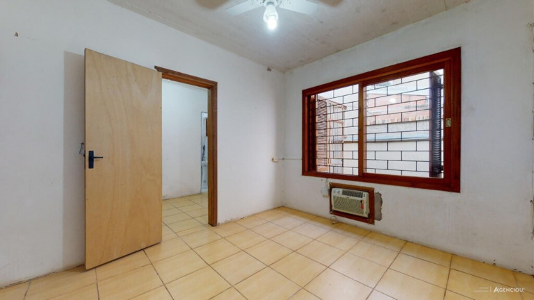Imagem Imóvel com 4 Quartos à Venda, em Guarujá - Porto Alegre Imagem Imóvel com 4 Quartos à Venda, em Guarujá - Porto Alegre