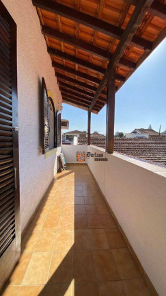 Imagem Sobrado com 4 Quartos à Venda, 200 m² em Canto Do Forte - Praia Grande Imagem Sobrado com 4 Quartos à Venda, 200 m² em Canto Do Forte - Praia Grande
