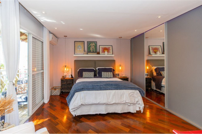 Imagem Casa com 4 Quartos à Venda, em Campo Belo - São Paulo Imagem Casa com 4 Quartos à Venda, em Campo Belo - São Paulo