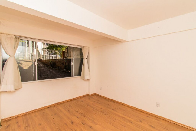 Imagem Casa com 9 Quartos à Venda, 316 m² em Três Figueiras - Porto Alegre Imagem Casa com 9 Quartos à Venda, 316 m² em Três Figueiras - Porto Alegre