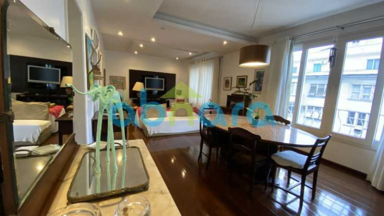 Imagem Apartamento com 3 Quartos à Venda, 132 m² em Copacabana - Rio De Janeiro