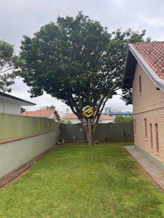Imagem Casa com 3 Quartos à Venda, 270 m² em Centro - Tijucas