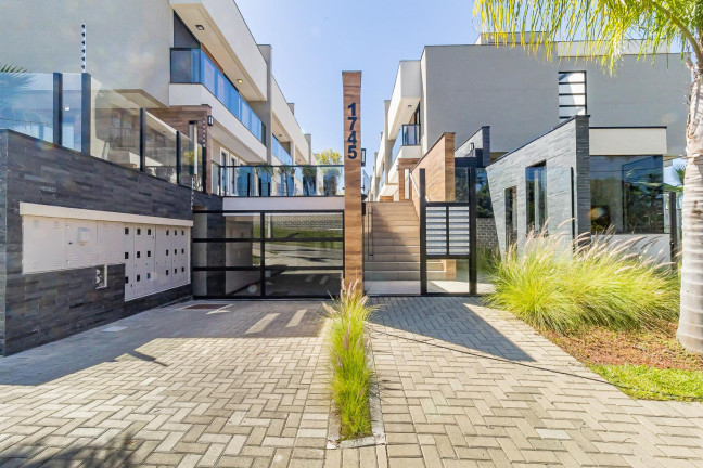 Imagem Casa de Condomínio com 3 Quartos à Venda, 294 m² em Santo Inácio - Curitiba Imagem Casa de Condomínio com 3 Quartos à Venda, 294 m² em Santo Inácio - Curitiba