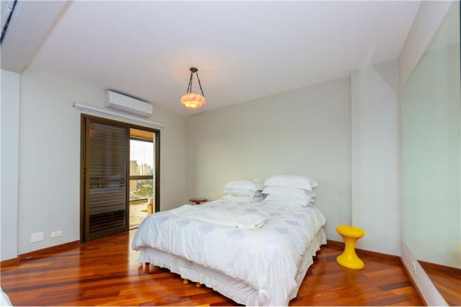 Imagem Imóvel com 3 Quartos à Venda, em Vila Nova Conceição - São Paulo Imagem Imóvel com 3 Quartos à Venda, em Vila Nova Conceição - São Paulo