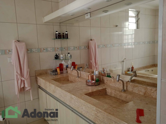 Imagem Casa com 3 Quartos à Venda, 180 m² em Horto Santo Antonio - Jundiaí