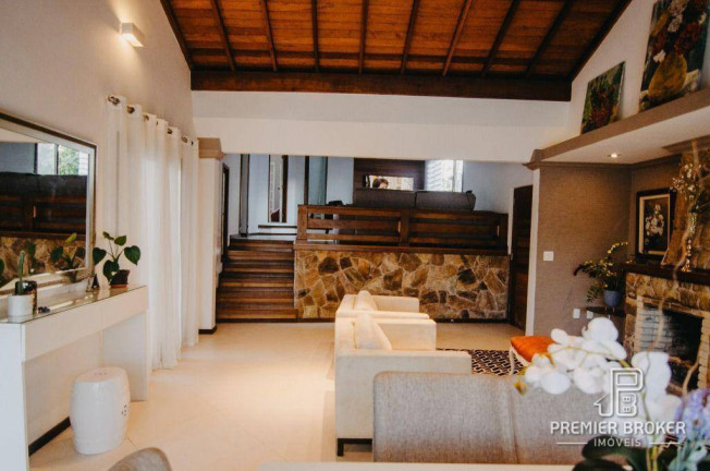 Imagem Casa com 3 Quartos à Venda, 390 m² em Várzea - Teresópolis Imagem Casa com 3 Quartos à Venda, 390 m² em Várzea - Teresópolis