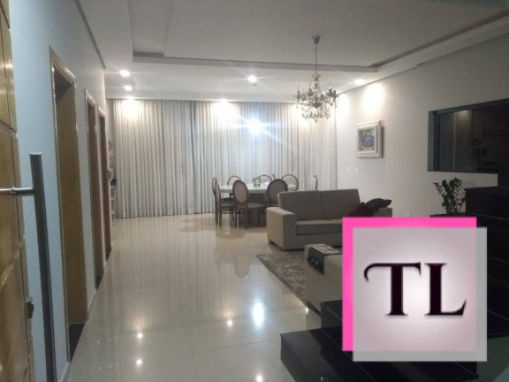 Imagem Casa com 5 Quartos à Venda, 300 m² em Parque Vivaldi Leite Ribeiro - Poços De Caldas