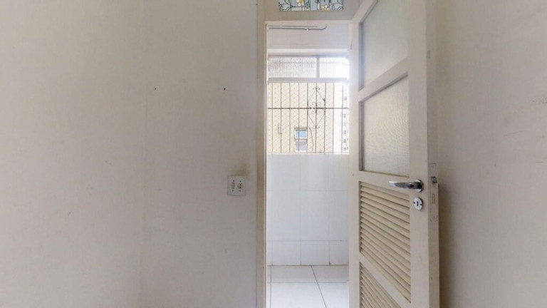 Imagem Imóvel com 3 Quartos à Venda, 98 m² em Copacabana - Rio De Janeiro Imagem Imóvel com 3 Quartos à Venda, 98 m² em Copacabana - Rio De Janeiro