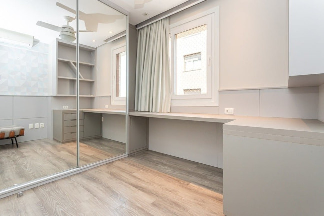 Imagem Apartamento com 4 Quartos à Venda, 217 m² em Petrópolis - Porto Alegre Imagem Apartamento com 4 Quartos à Venda, 217 m² em Petrópolis - Porto Alegre