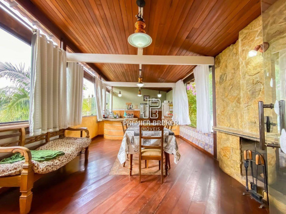 Imagem Casa com 3 Quartos à Venda, 300 m² em Albuquerque - Teresópolis Imagem Casa com 3 Quartos à Venda, 300 m² em Albuquerque - Teresópolis