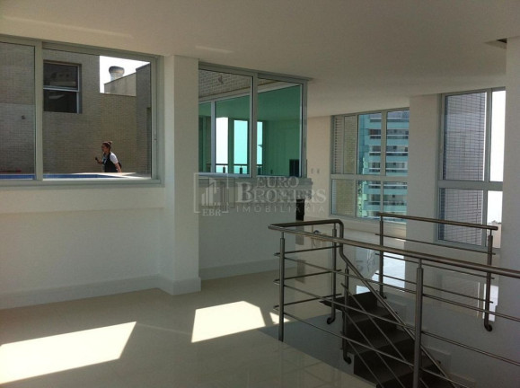 Imagem Cobertura com 3 Quartos à Venda, 330 m² em Centro - Balneário Camboriú