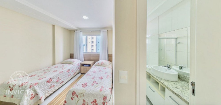 Imagem Apartamento com 3 Quartos à Venda, 190 m² em Centro - Balneário Camboriú Imagem Apartamento com 3 Quartos à Venda, 190 m² em Centro - Balneário Camboriú