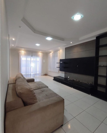 Imagem Casa com 7 Quartos à Venda, 250 m² em Santa Mônica - Guarapari Imagem Casa com 7 Quartos à Venda, 250 m² em Santa Mônica - Guarapari