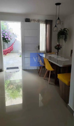 Imagem Casa com 3 Quartos à Venda, 160 m² em Santa Cândida - Curitiba Imagem Casa com 3 Quartos à Venda, 160 m² em Santa Cândida - Curitiba