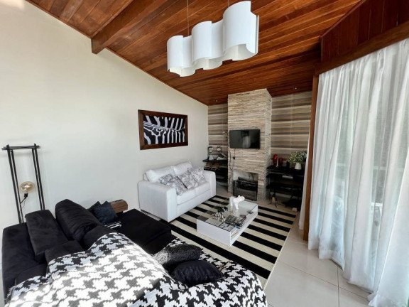 Imagem Casa com 6 Quartos à Venda,  em Itaipú - Niterói