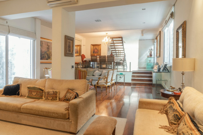 Casa com 4 Quartos à Venda ou Locação, 300 m² em Jardim Europa - São Paulo