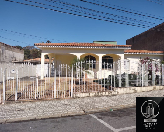 Casa com 3 Quartos para Alugar, 400 m² em Centro - Votorantim