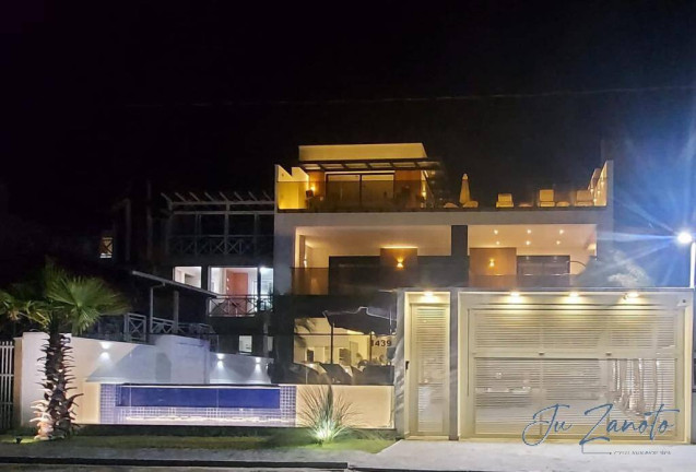 Casa com 7 Quartos à Venda, 500 m² em Brejatuba - Guaratuba