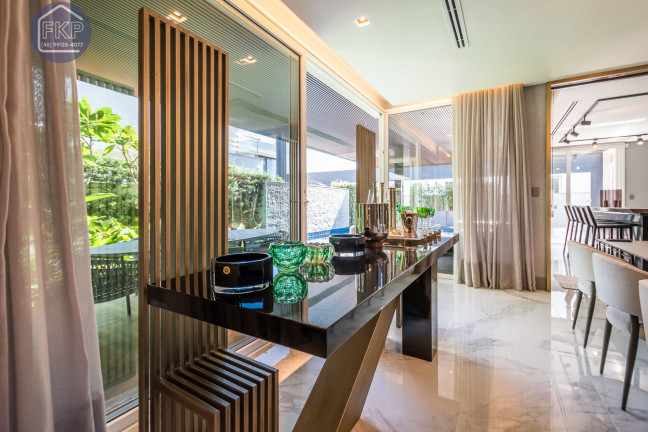 Imagem Casa com 7 Quartos à Venda, 780 m² em Jurerê Internacional - Florianópolis