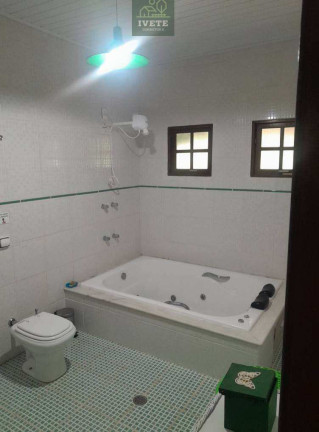 Imagem Casa com 4 Quartos à Venda, 3.000 m² Imagem Casa com 4 Quartos à Venda, 3.000 m²