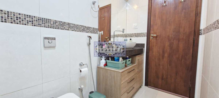 Imagem Apartamento com 2 Quartos à Venda, 70 m² em Copacabana - Rio De Janeiro