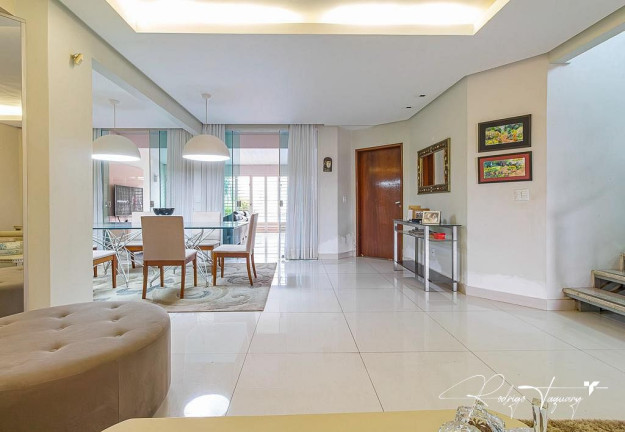 Imagem Sobrado com 4 Quartos à Venda, 421 m² em Jardim América - Goiânia