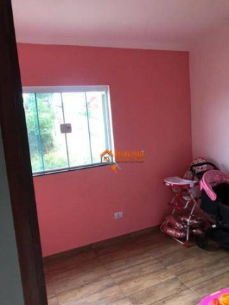 Imagem Casa com 8 Quartos à Venda, 320 m² em Jardim Kátia - Guarulhos Imagem Casa com 8 Quartos à Venda, 320 m² em Jardim Kátia - Guarulhos