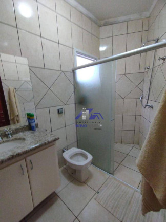 Imagem Casa com 3 Quartos à Venda, 249 m² em Aeroporto - Araçatuba