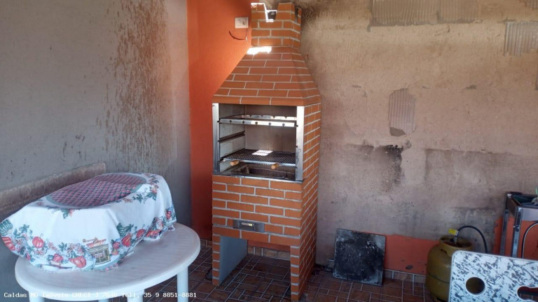 Imagem Chácara com 3 Quartos à Venda, 170 m² em Pocinhos Do Rio Verde - Caldas
