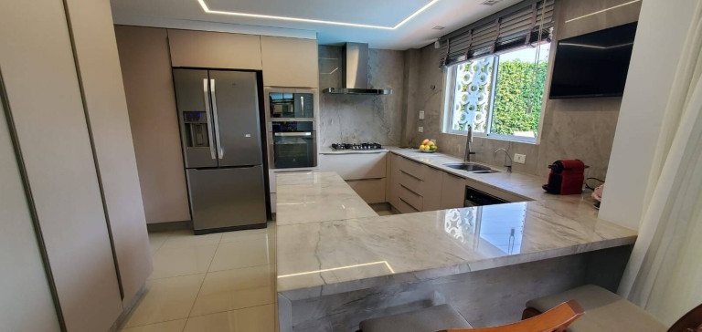 Imagem Casa com 3 Quartos à Venda, 237 m² em Barra Sul - Balneário Camboriú
