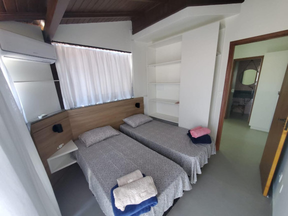Imagem Sobrado com 4 Quartos à Venda, 160 m² em Cachoeira Do Bom Jesus - Florianópolis
