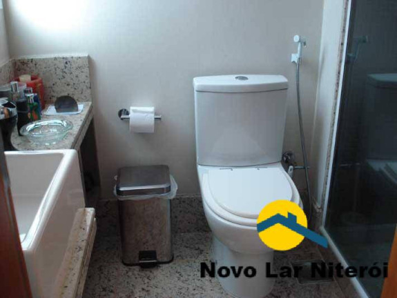 Imagem Apartamento com 4 Quartos à Venda, 226 m² em Charitas - Niterói