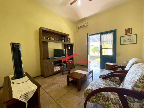 Imagem Casa com 3 Quartos à Venda, 200 m² em América - Joinville