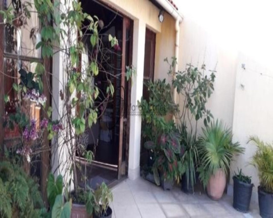 Imagem Imóvel com 4 Quartos à Venda, em Icaraí - Niterói Imagem Imóvel com 4 Quartos à Venda, em Icaraí - Niterói