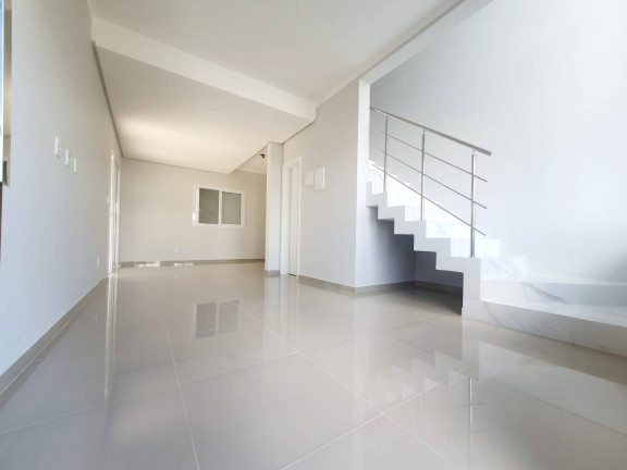 Imagem Sobrado com 3 Quartos à Venda, 128 m² em Nossa Senhora Das Graças - Canoas
