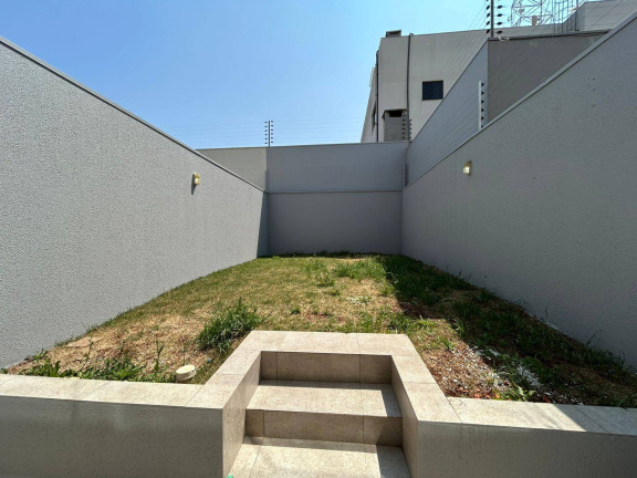 Imagem Sobrado com 3 Quartos à Venda, 121 m² em Floresta - Cascavel