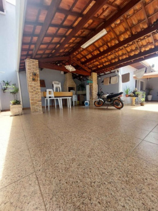 Sobrado com 3 Quartos à Venda, 159 m² em Loteamento Residencial Vale Das Flores - Tremembé