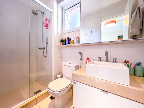 Imagem Imóvel com 3 Quartos à Venda, 170 m² em Petrópolis - Porto Alegre Imagem Imóvel com 3 Quartos à Venda, 170 m² em Petrópolis - Porto Alegre