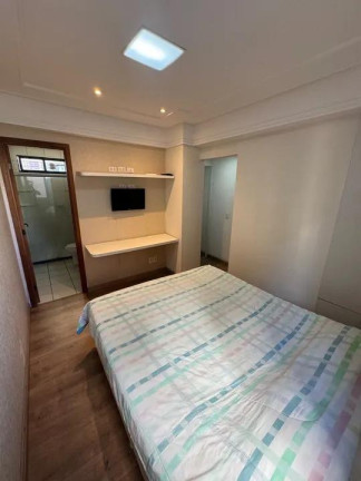 Imagem Apartamento com 2 Quartos à Venda, 74 m² em Aflitos - Recife