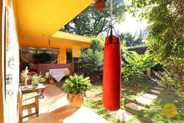 Imagem Casa com 4 Quartos à Venda, 329 m² em Alto De Pinheiros - São Paulo