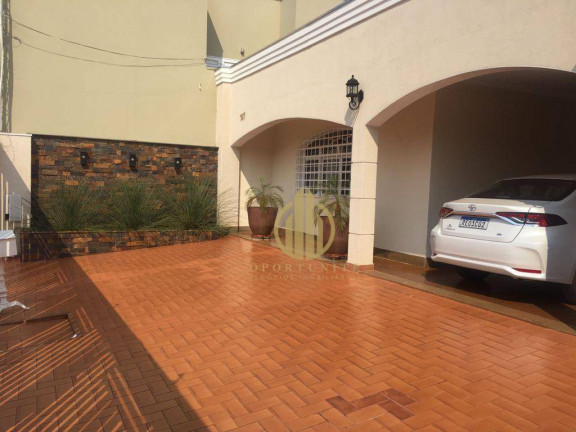 Casa com 3 Quartos à Venda, 262 m² em Centro - Jardinópolis