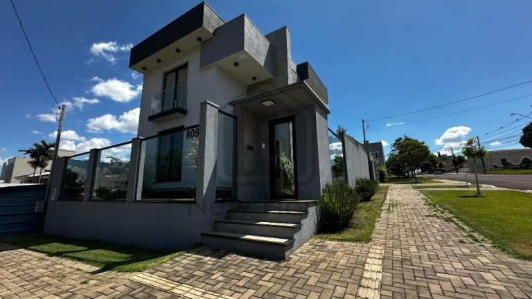 Casa com 3 Quartos à Venda, 200 m² em Maria Luiza - Cascavel