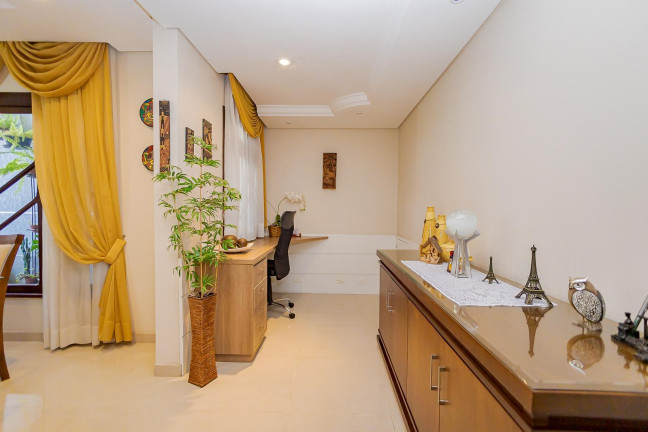 Imagem Casa com 4 Quartos à Venda, 271 m² em Santo Inácio - Curitiba